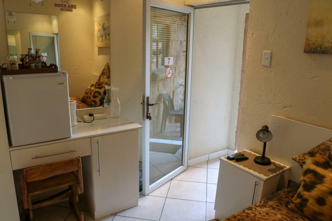 Rock Art Guesthouse Witbank Ngoại thất bức ảnh