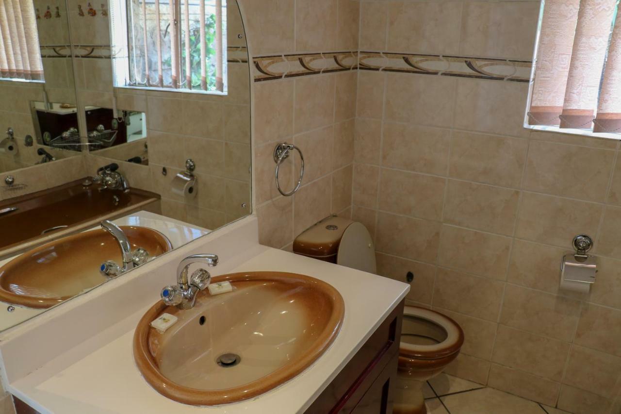 Rock Art Guesthouse Witbank Ngoại thất bức ảnh