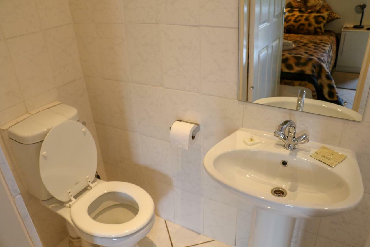 Rock Art Guesthouse Witbank Ngoại thất bức ảnh